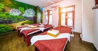 Experience essential oils and herbal therapy at Herbal Spa Da Nang