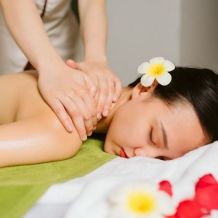 Natural essential oil body massage