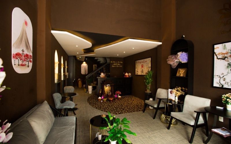 Queen Spa