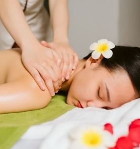 Natural essential oil body massage
